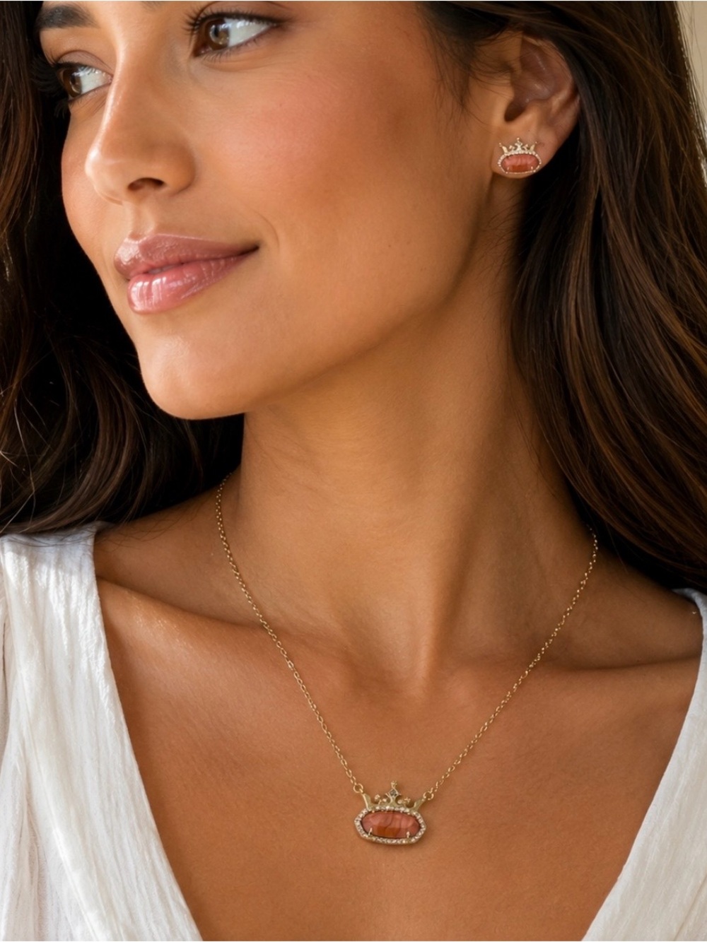 Kendra Scott Disney Princess Crown Gold Pendant Necklace Pink Mother of Pearl